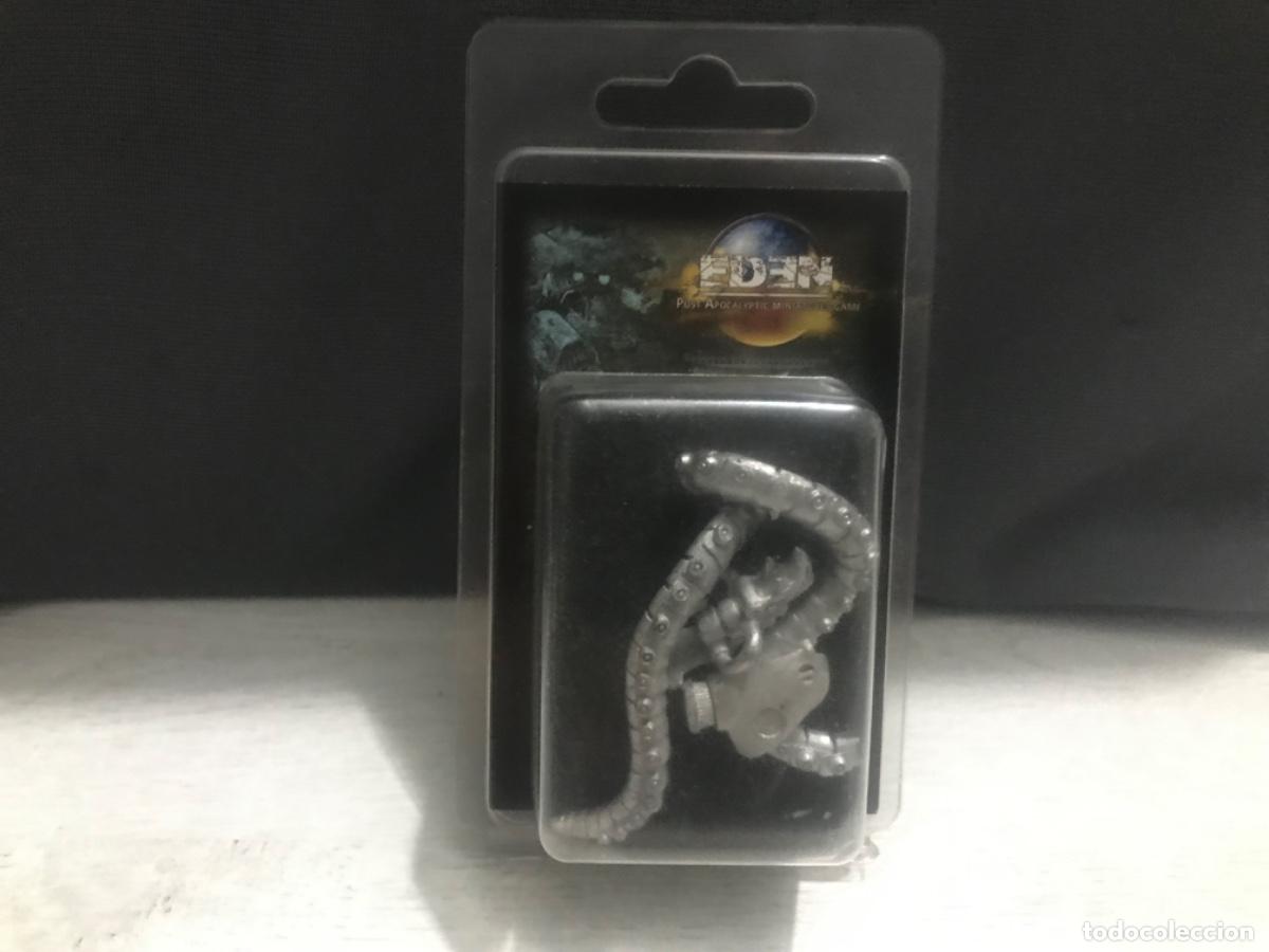 Juegos antiguos: Bl&iacute;ster figura warhammer - Foto 1