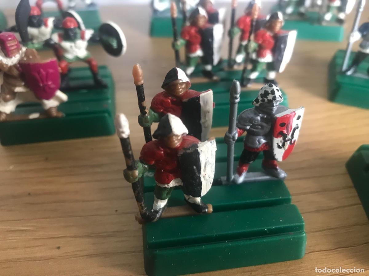 Juegos antiguos: Lote de figuras tipo warhammer - Foto 3