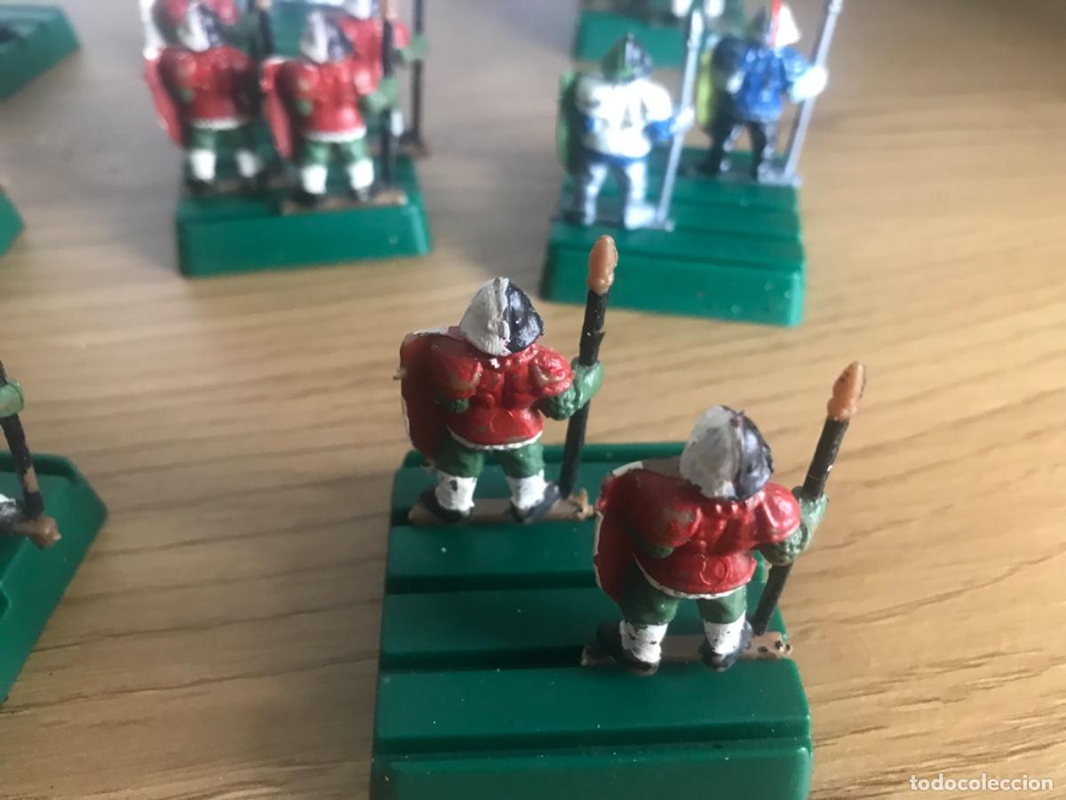Juegos antiguos: Lote de figuras tipo warhammer - Foto 16