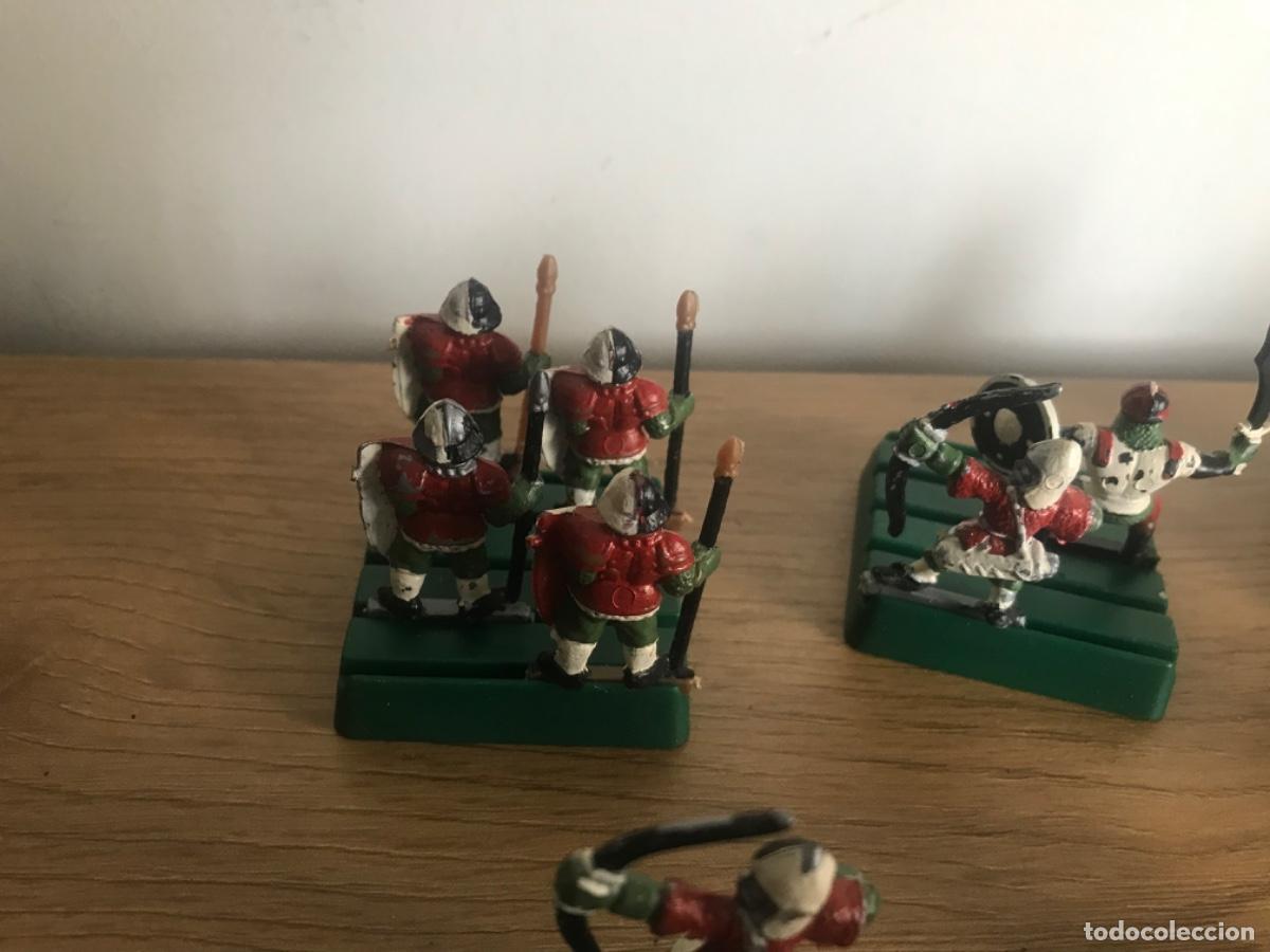 Juegos antiguos: Lote de figuras tipo warhammer - Foto 21