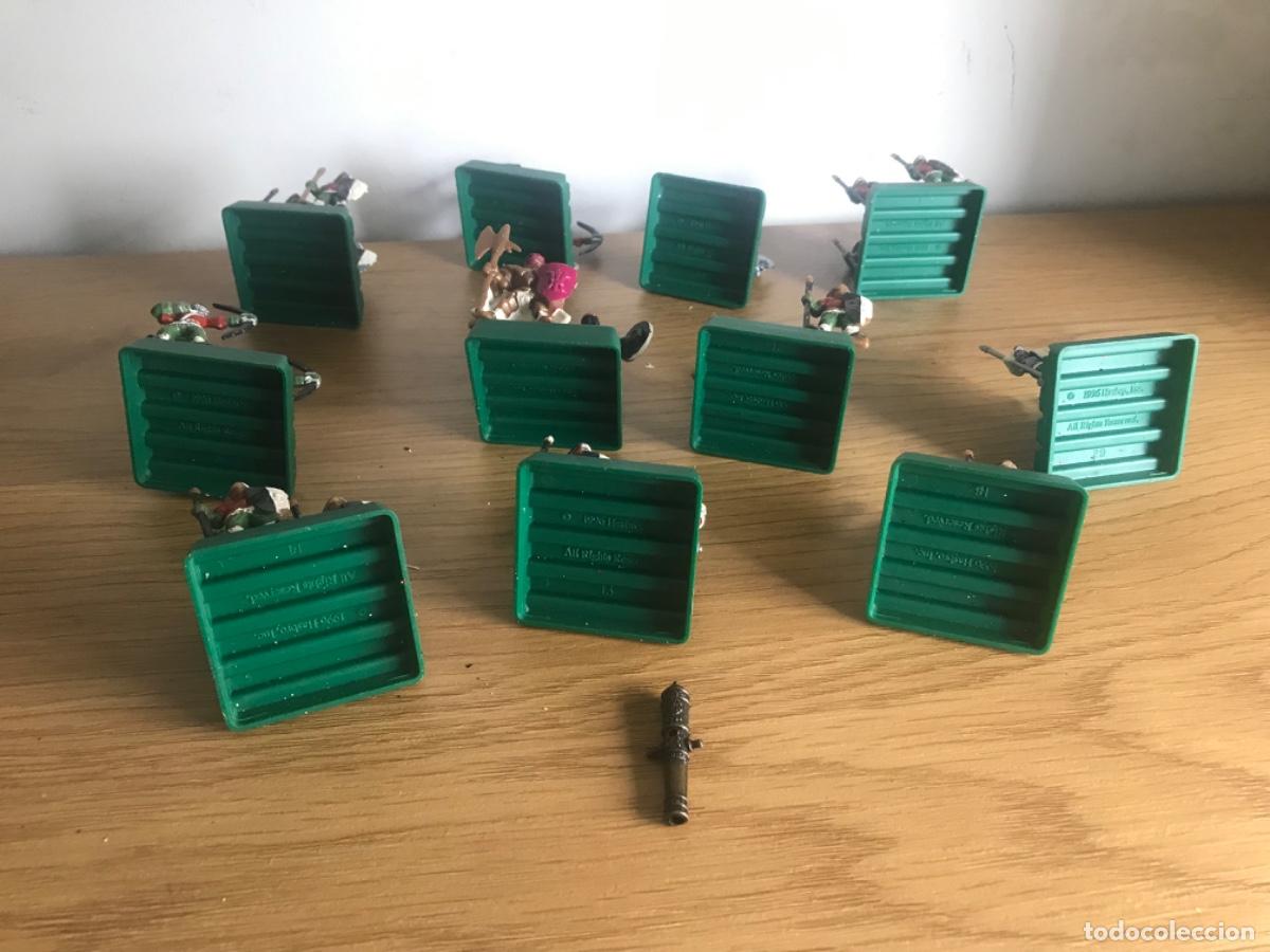 Juegos antiguos: Lote de figuras tipo warhammer - Foto 30