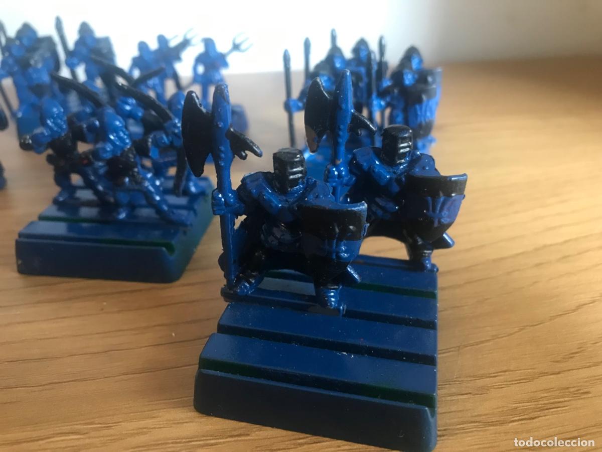 Juegos antiguos: Lote de figuras tipo warhammer - Foto 2