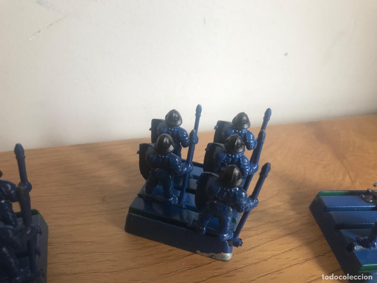 Juegos antiguos: Lote de figuras tipo warhammer - Foto 22