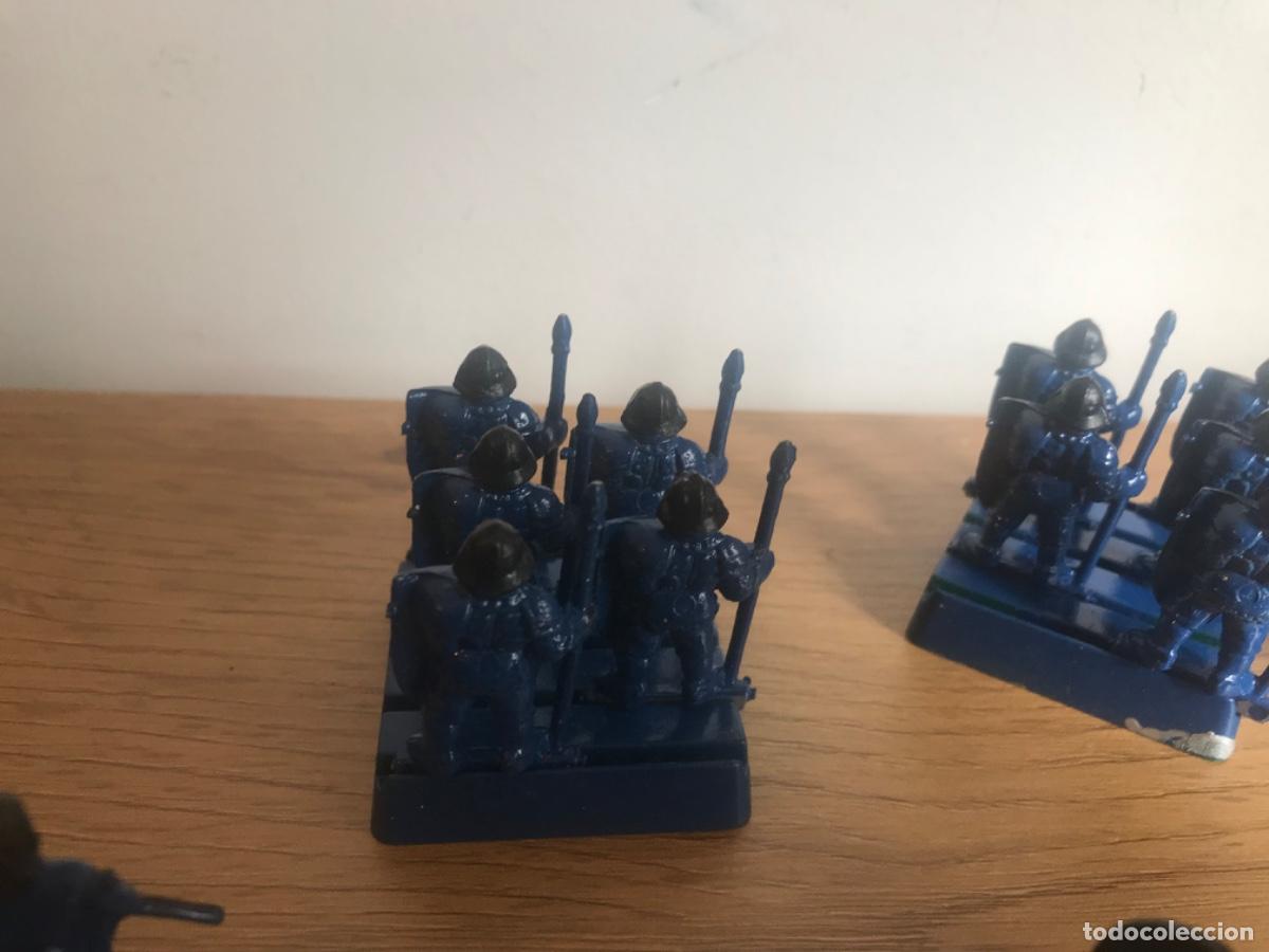 Juegos antiguos: Lote de figuras tipo warhammer - Foto 23