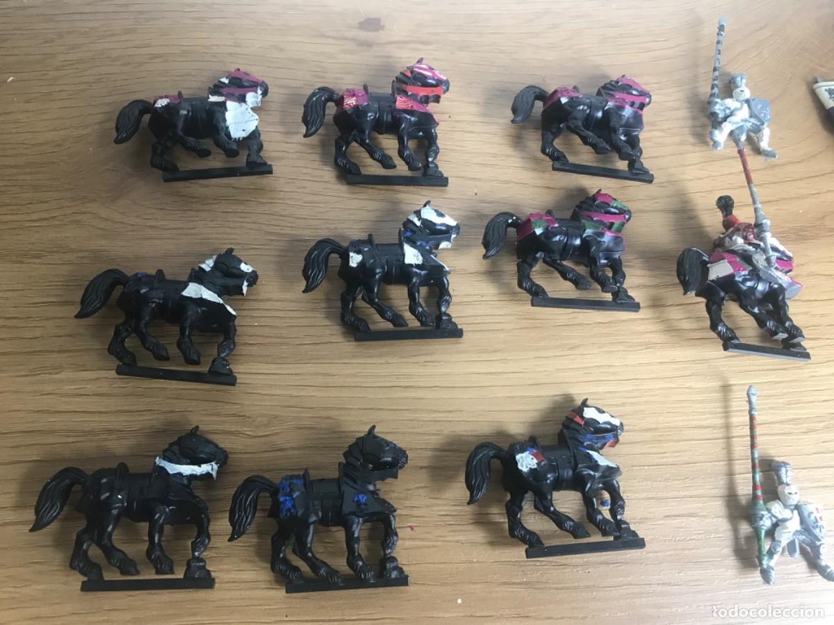 Juegos antiguos: Lote de figuras tipo warhammer - Foto 2