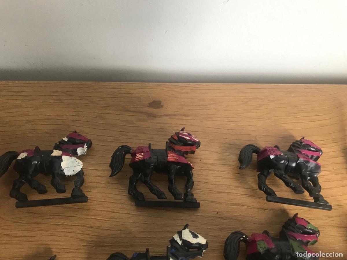 Juegos antiguos: Lote de figuras tipo warhammer - Foto 5