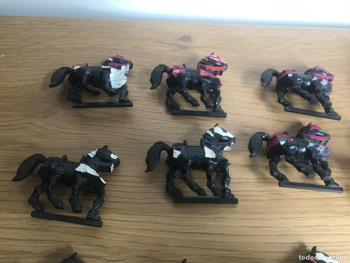 Juegos antiguos: Lote de figuras tipo warhammer - Foto 6