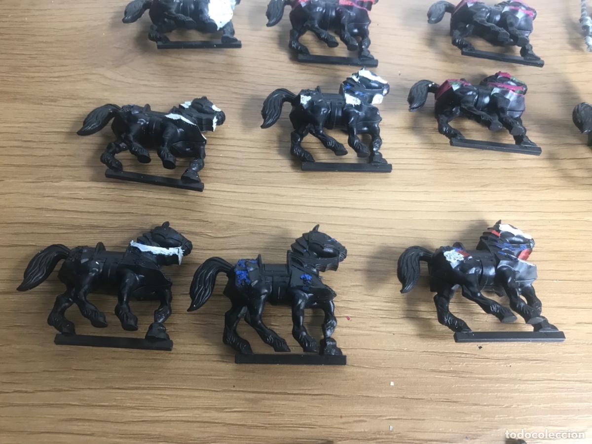 Juegos antiguos: Lote de figuras tipo warhammer - Foto 7