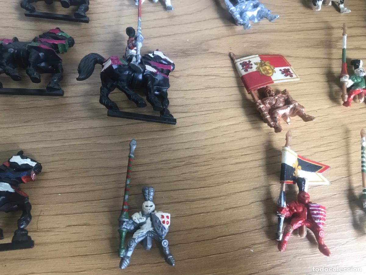 Juegos antiguos: Lote de figuras tipo warhammer - Foto 12