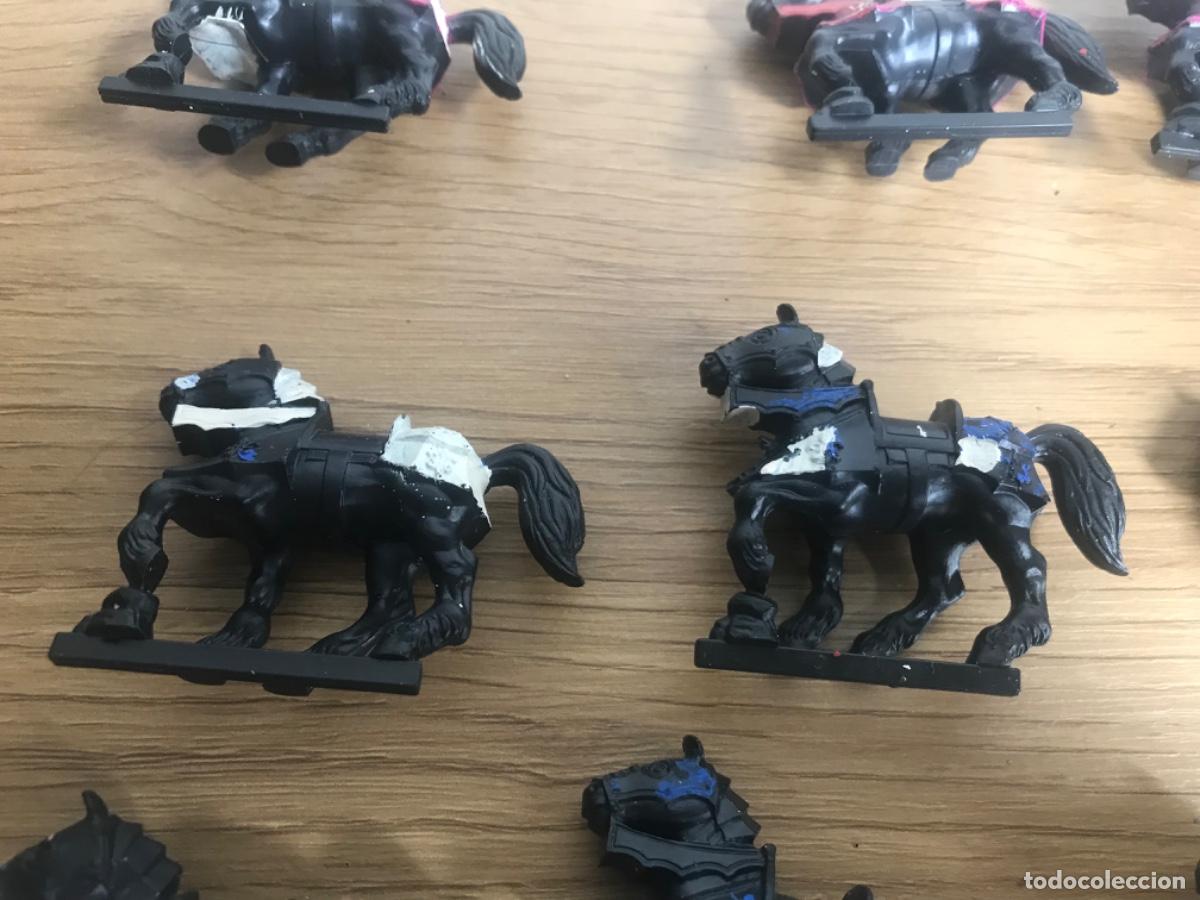 Juegos antiguos: Lote de figuras tipo warhammer - Foto 20