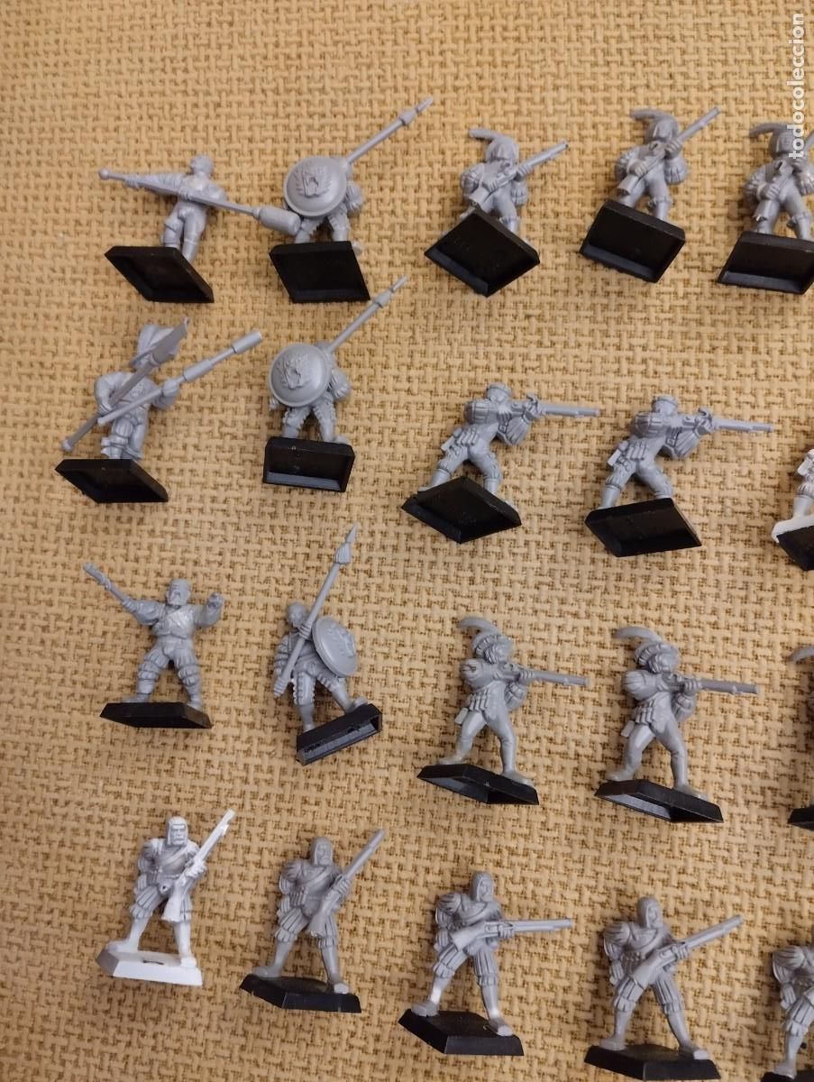 Juegos antiguos: Lote mu&ntilde;ecos pl&aacute;stico Warhammer - Foto 4