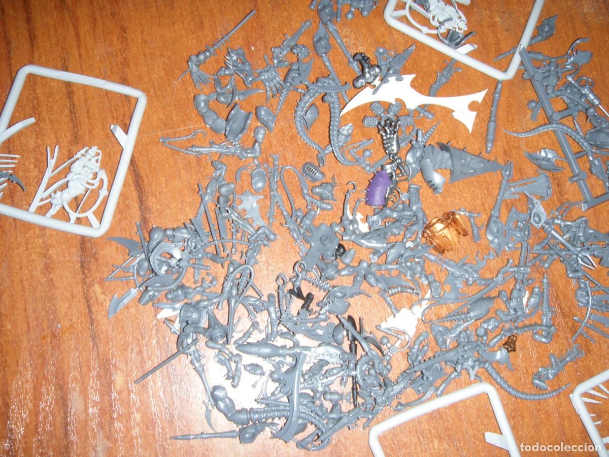 Juegos antiguos: MATERIAL VARIADO MUCHAS PIEZAS WARHAMMER - Foto 2