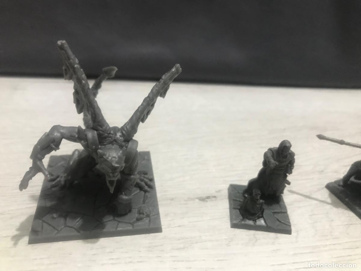 Juegos antiguos: Lote de figuras warhammer - Foto 4