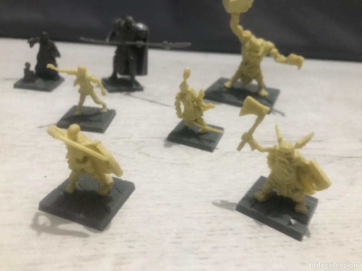 Juegos antiguos: Lote de figuras warhammer - Foto 9