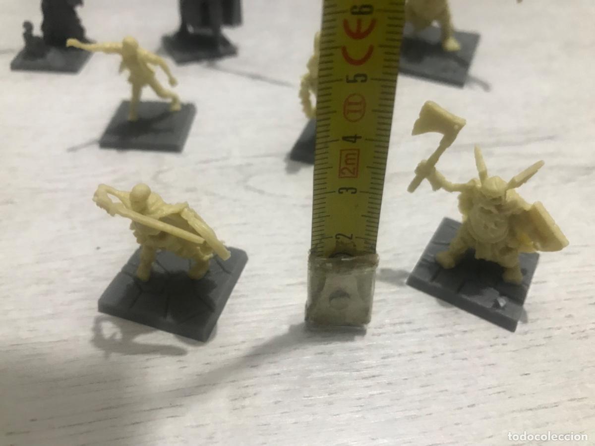 Juegos antiguos: Lote de figuras warhammer - Foto 18