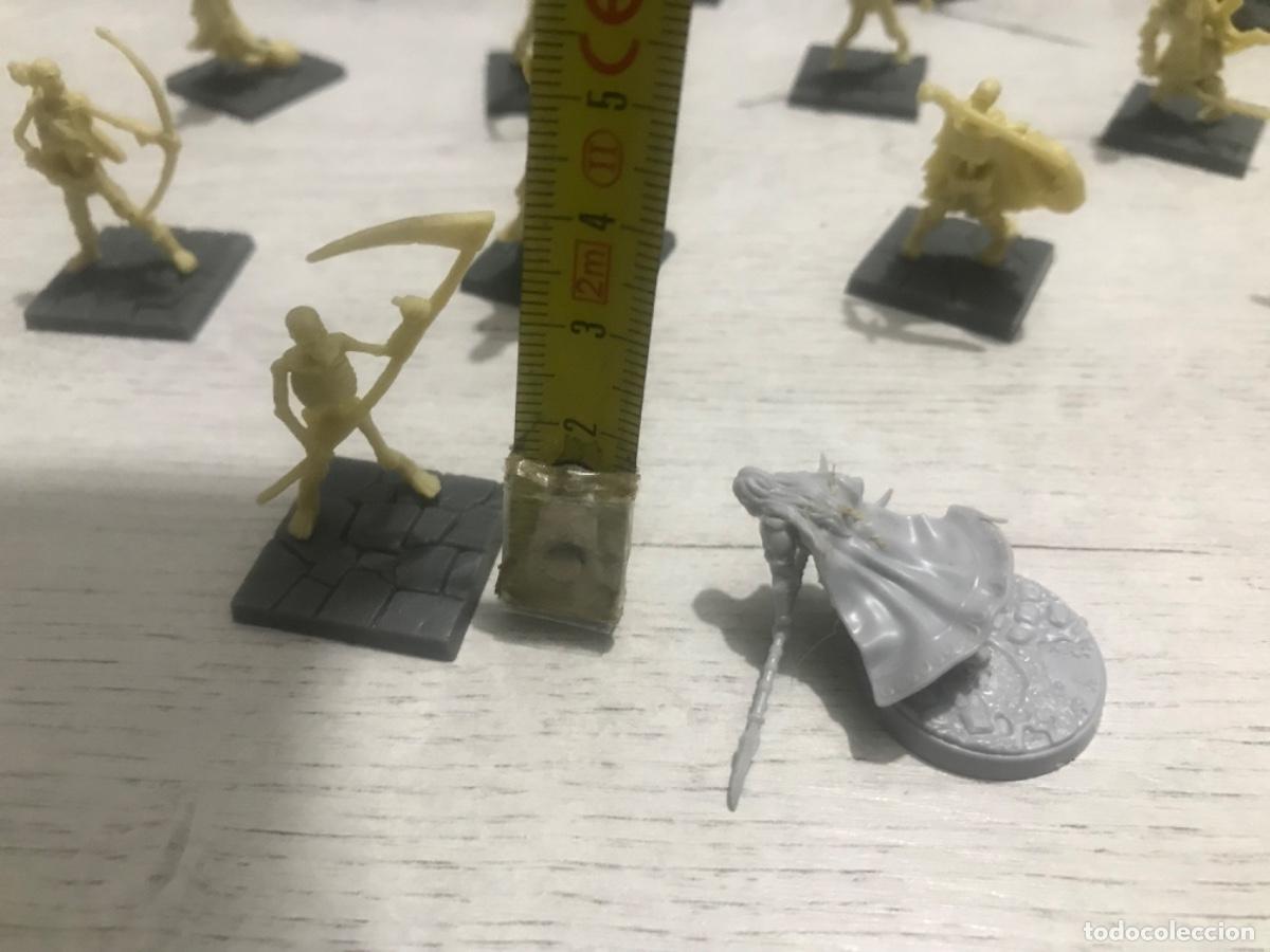 Juegos antiguos: Lote de figuras warhammer - Foto 19
