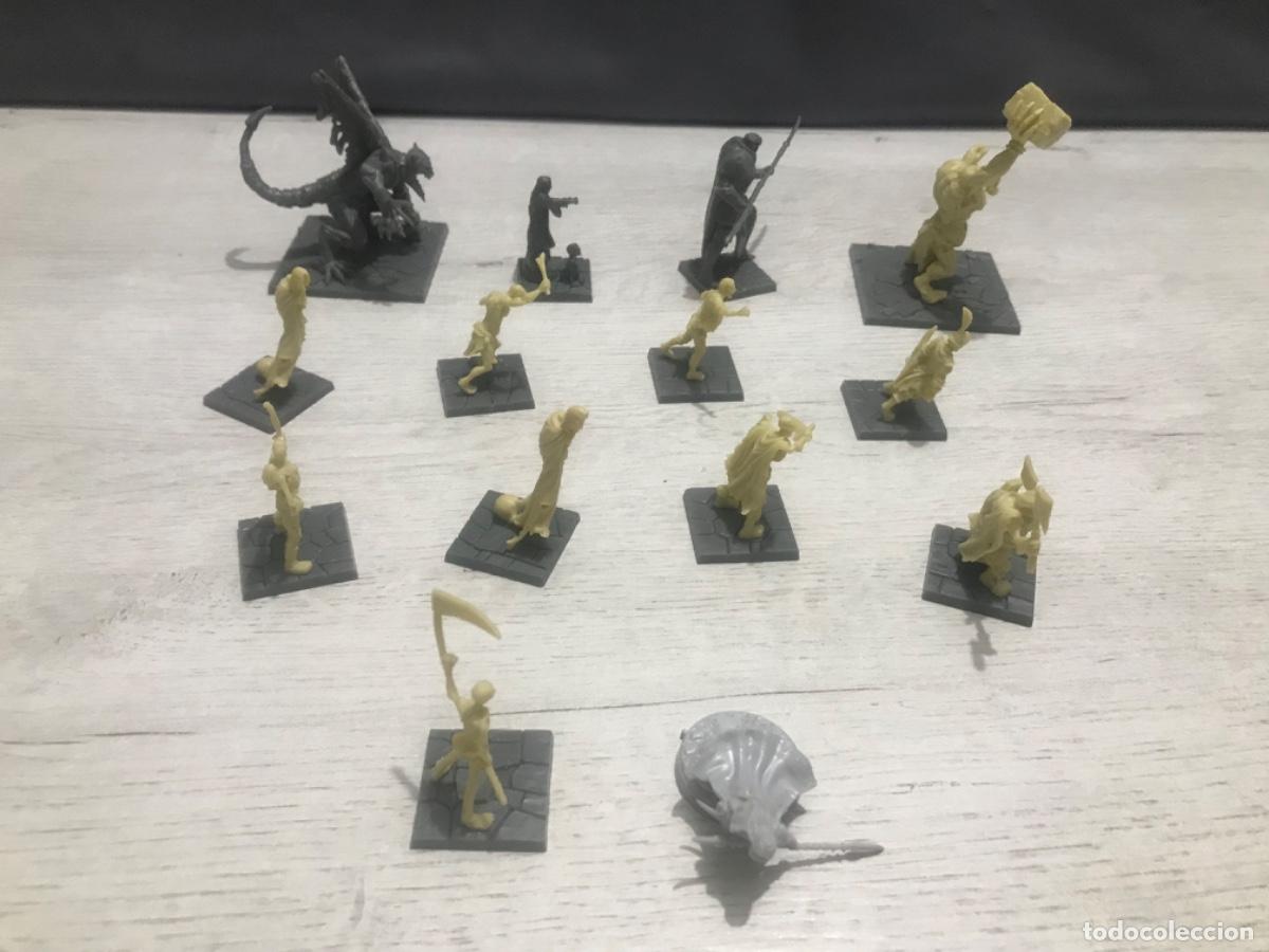 Juegos antiguos: Lote de figuras warhammer - Foto 20