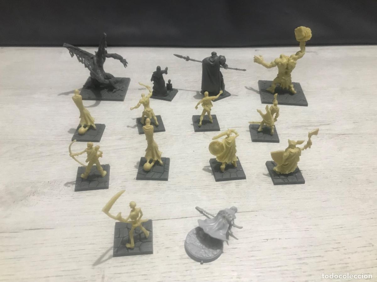 Juegos antiguos: Lote de figuras warhammer - Foto 21