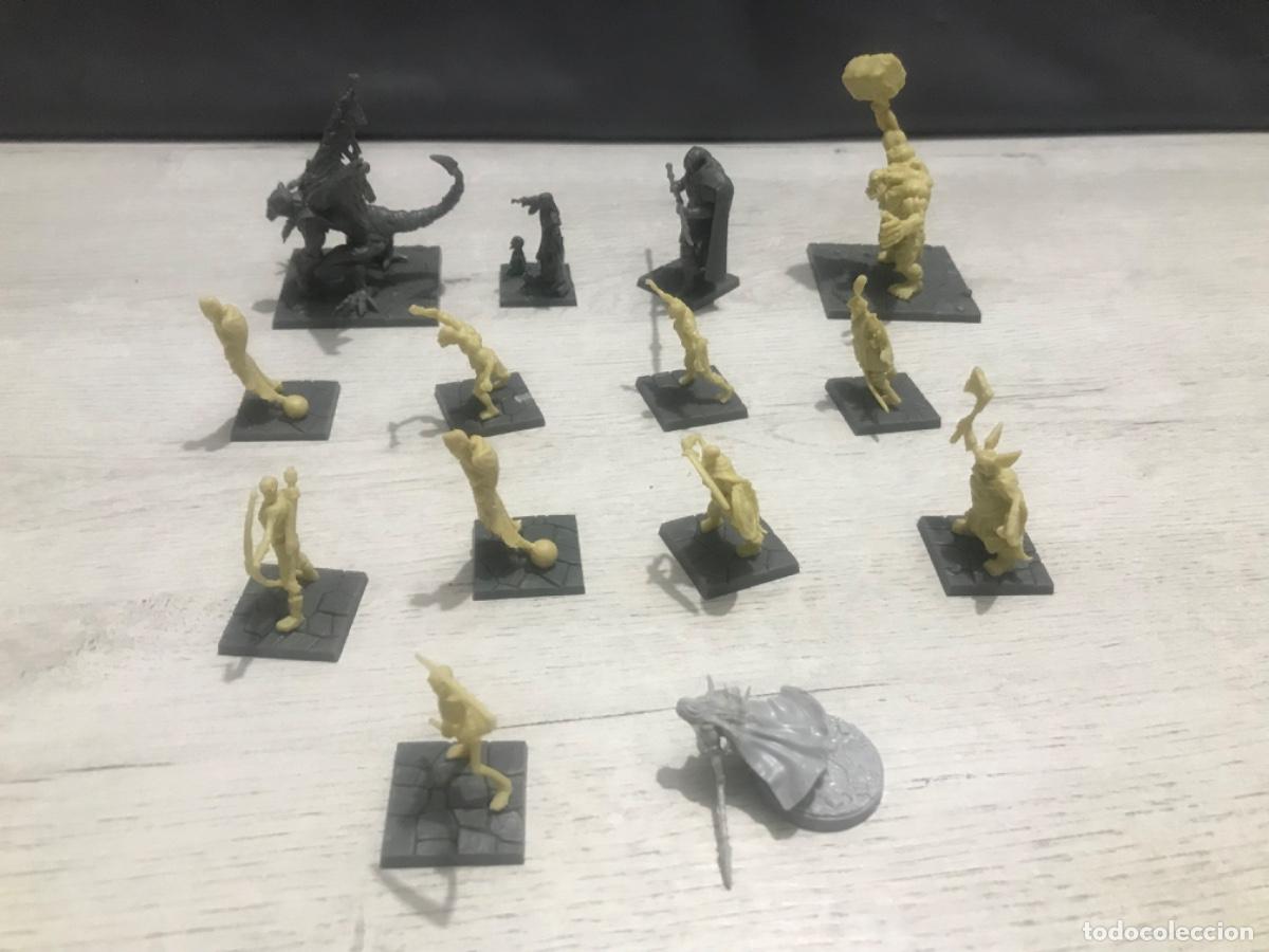 Juegos antiguos: Lote de figuras warhammer - Foto 22