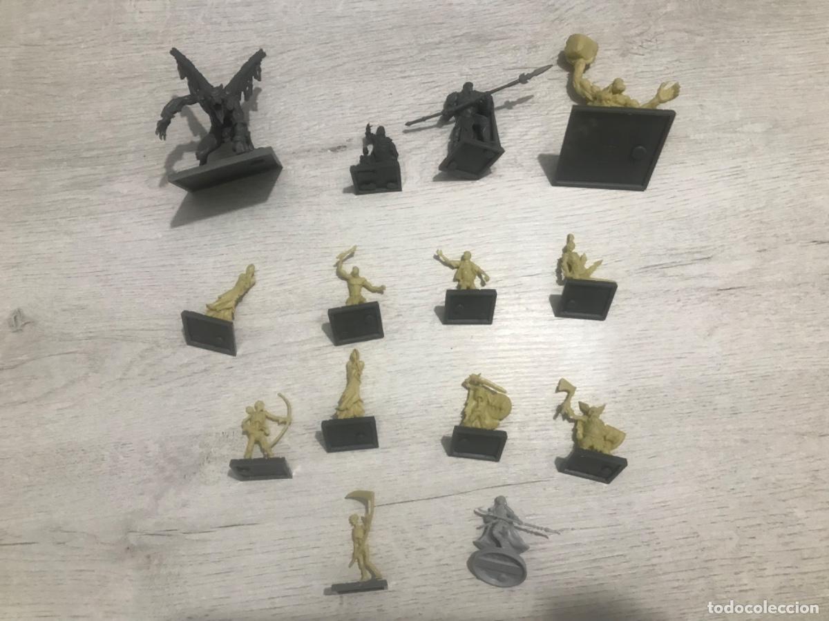 Juegos antiguos: Lote de figuras warhammer - Foto 24