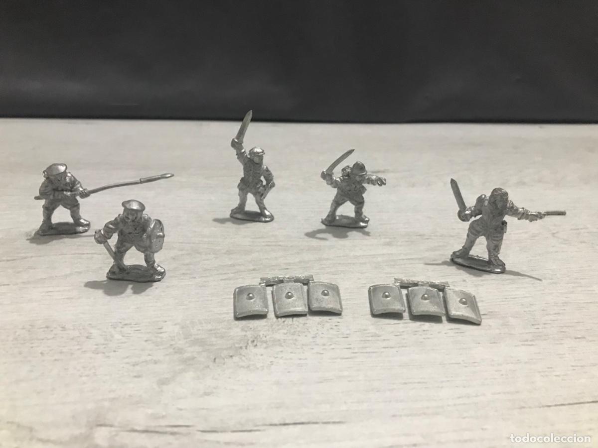 Juegos antiguos: Lote de 6 figuras de plomo tipo Warhammer - Foto 1