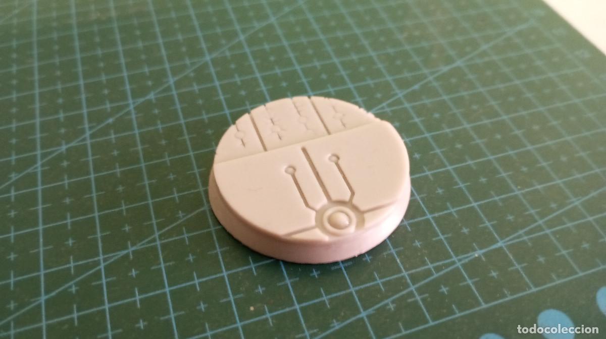 Juegos antiguos: 5 bases 40mm con detalles necrones - Foto 4