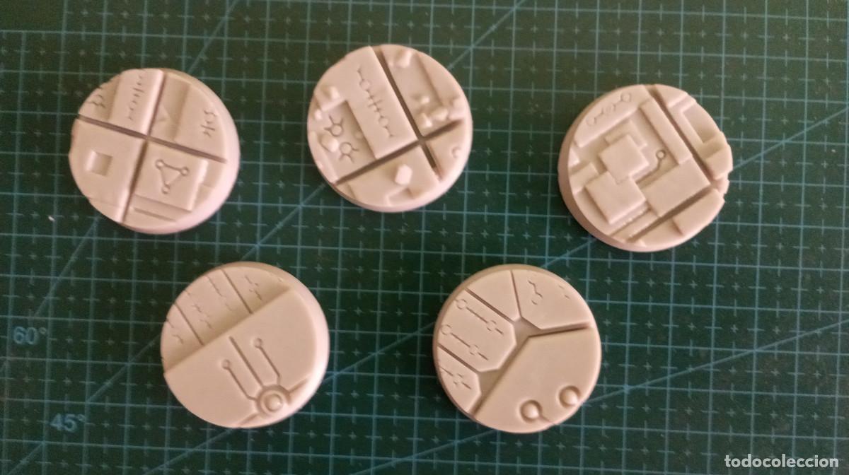 Juegos antiguos: 5 bases 40mm con detalles necrones - Foto 7