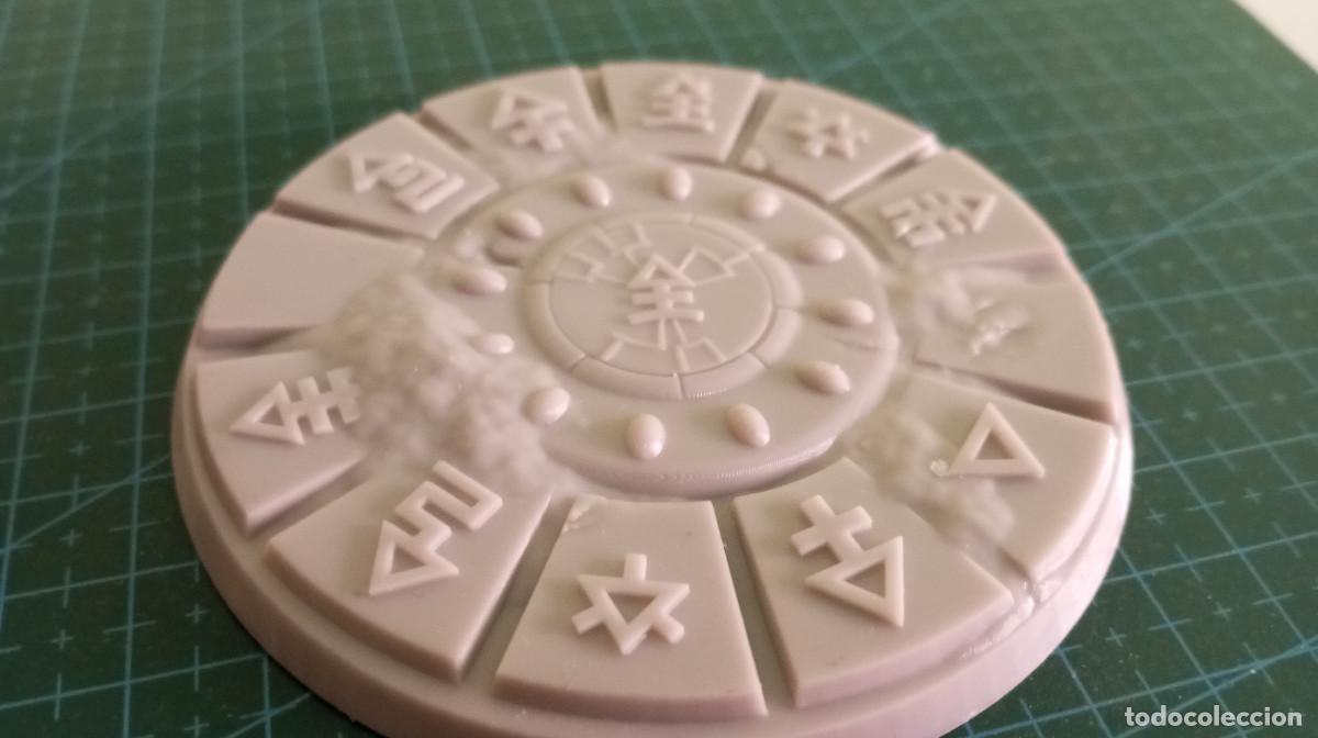 Juegos antiguos: Base 90mm con detalles eldar - Foto 2