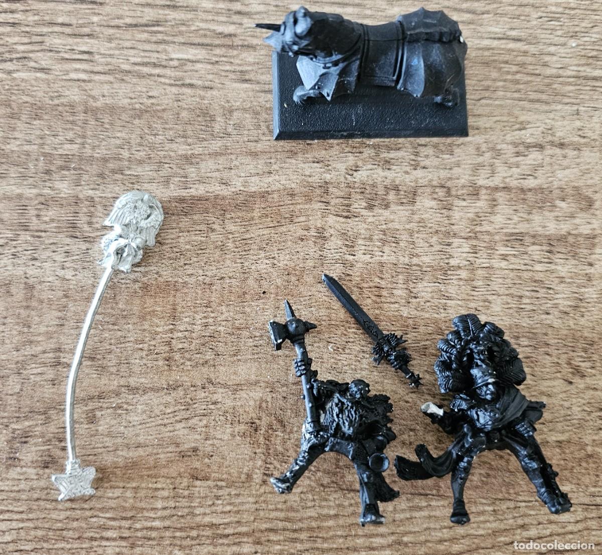 Juegos Antiguos: Warhammer Fantasy Bretonnia ?? dos caballeros y un caballo sin identificar