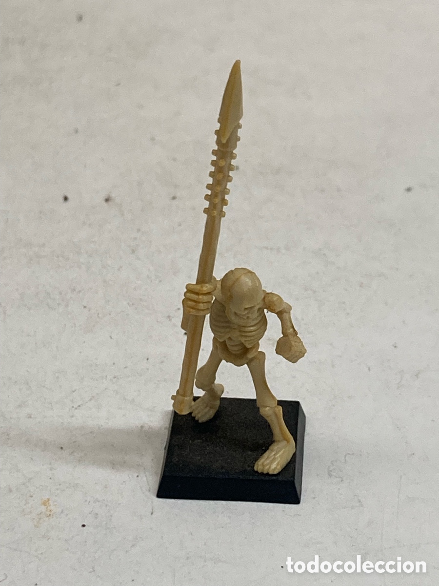 Juegos Antiguos: Miniatura de guerra de mesa como Warhammer