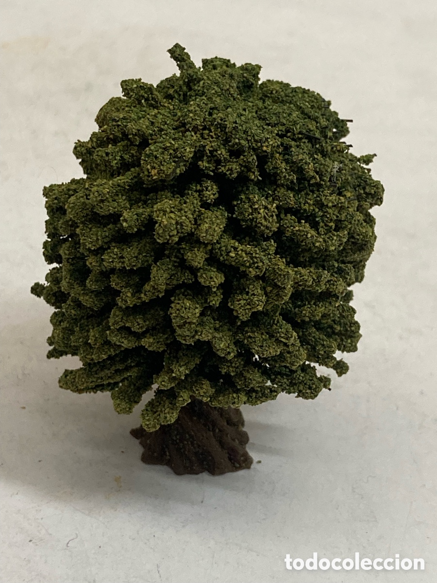 Juegos Antiguos: &Aacute;rbol miniatura de Warhammer