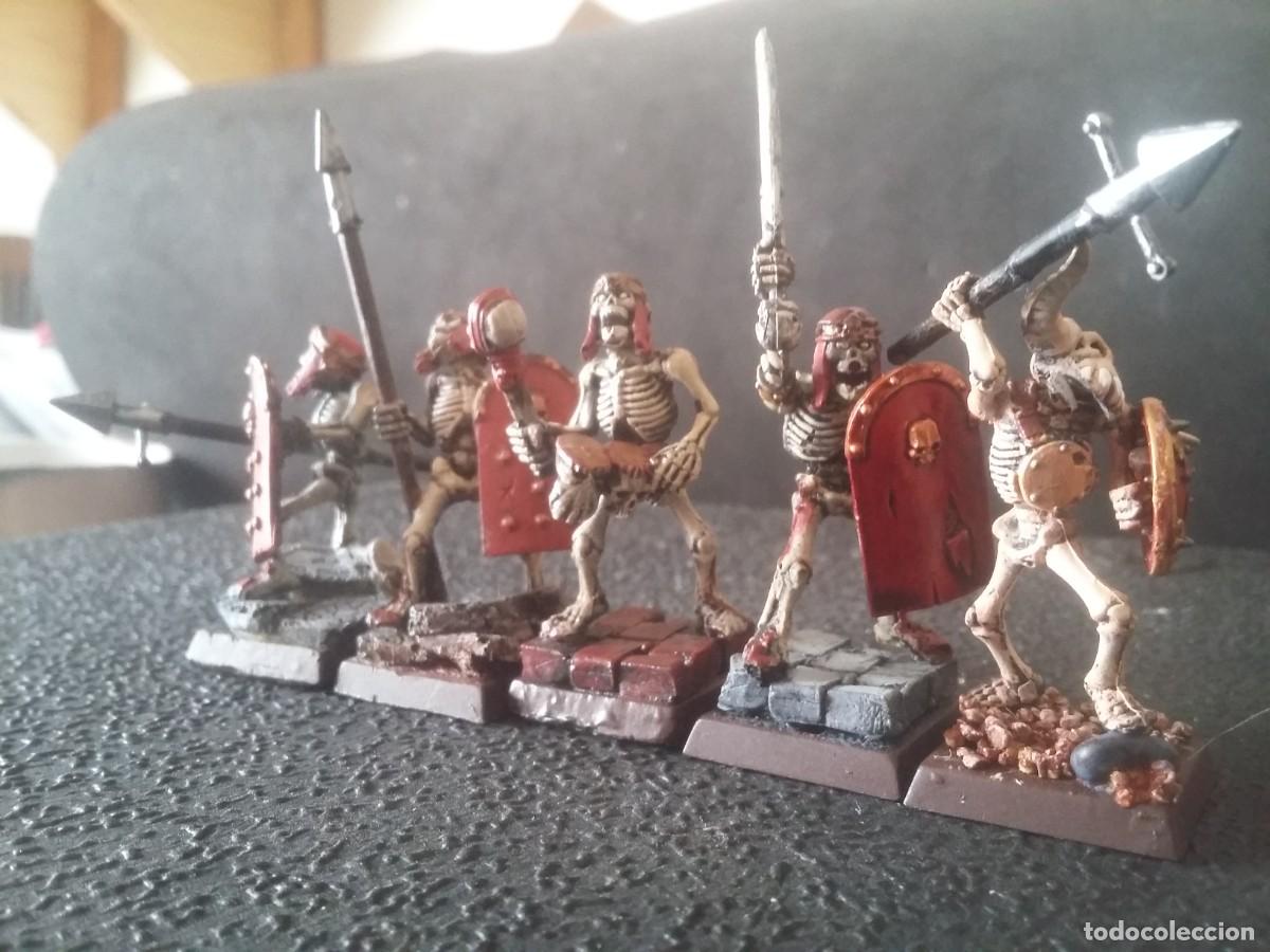 Juegos Antiguos: Esqueletos no muertos reyes funerarios (clon resina) pintados