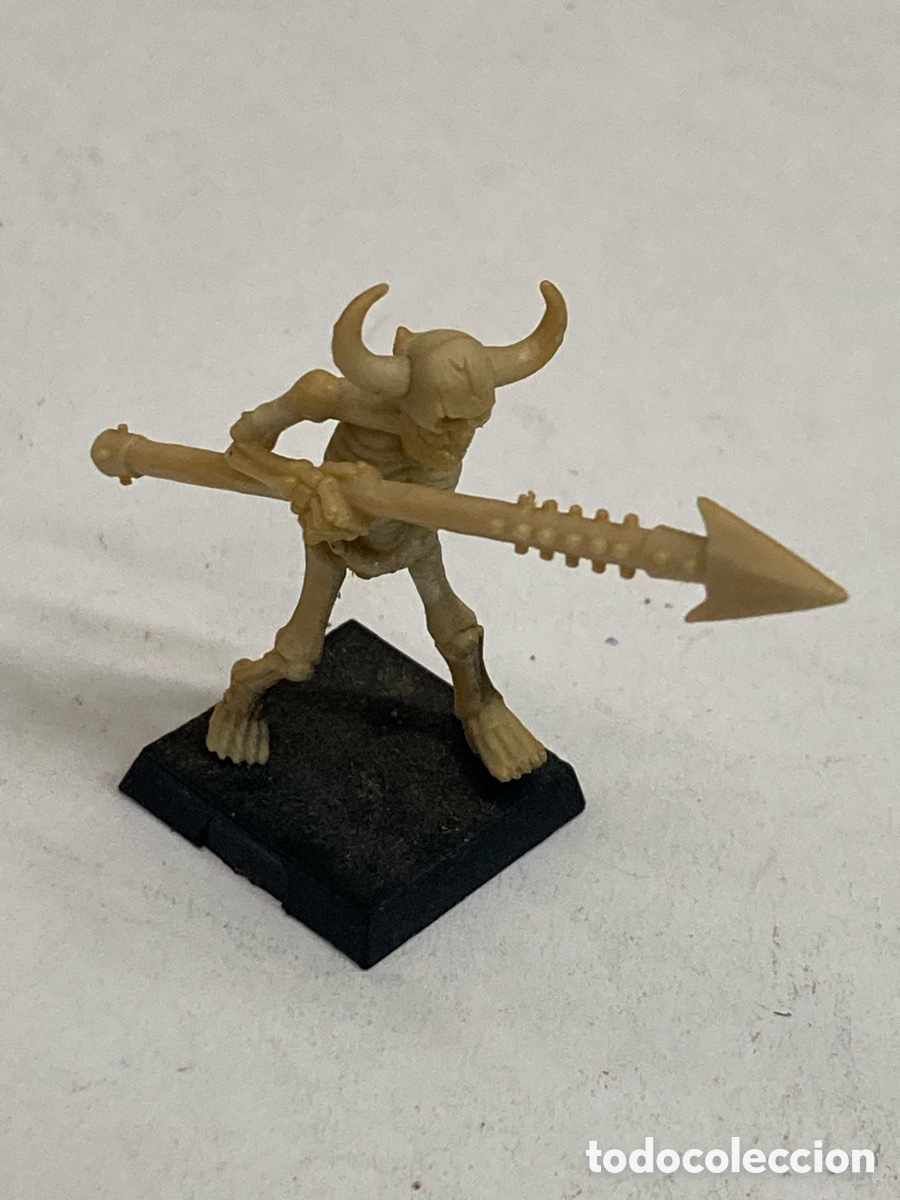 Juegos Antiguos: miniatura de Minotauro Esqueleto Dungeons & Dragons o Warhammer.