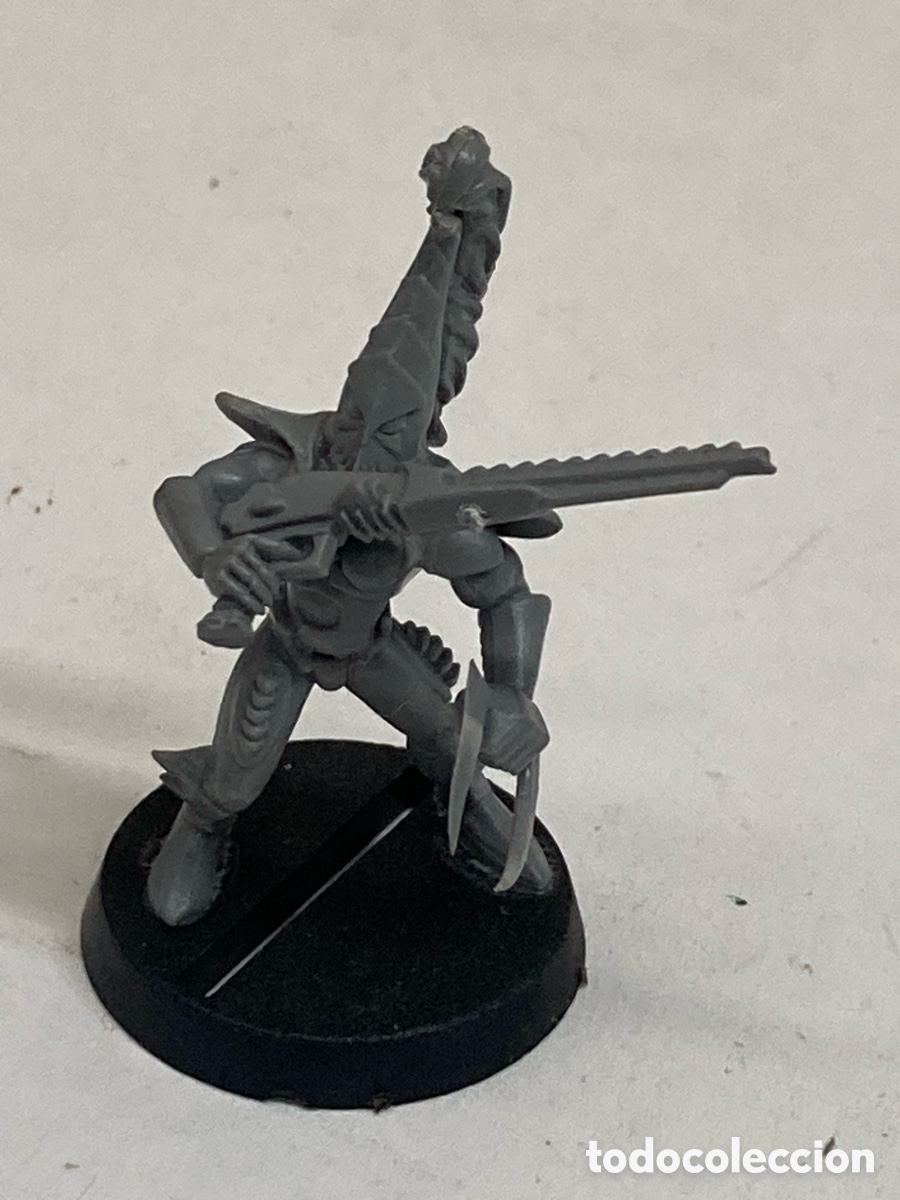 Juegos Antiguos: miniatura parece ser un Guerrero de la C&aacute;bala (Kabalite Warrior) Warhammer 40k