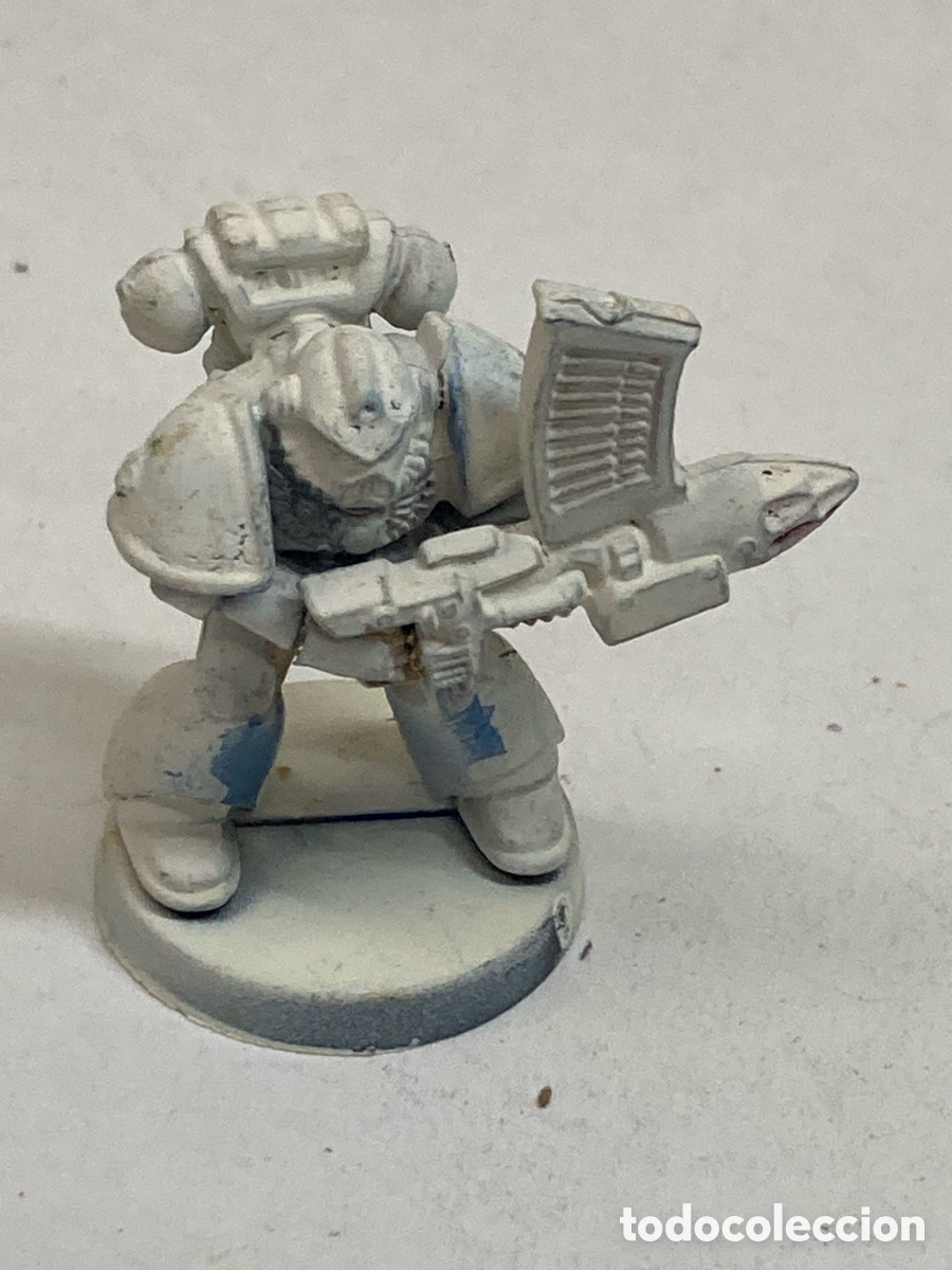 Juegos Antiguos: miniatura de Marine Espacial de Warhammer 40k