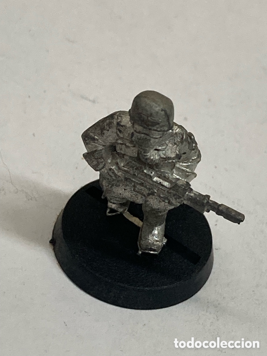 Juegos Antiguos: Miniatura Guardia Imperial (Astra Militarum) para el juego de mesa Warhammer 40k