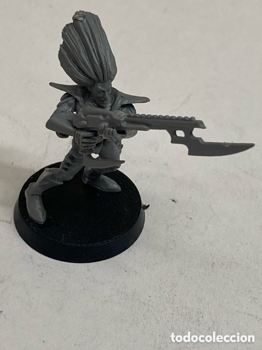 Juegos Antiguos: miniatura Eldar Oscuros (Drukhari) del universo de Warhammer 40k