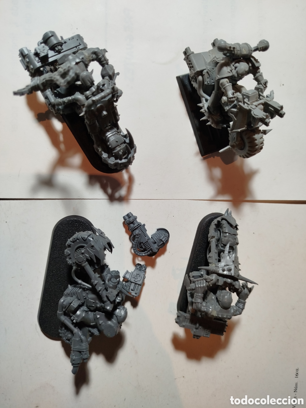 Juegos Antiguos: 4 miniaturas motoristas Warhammer