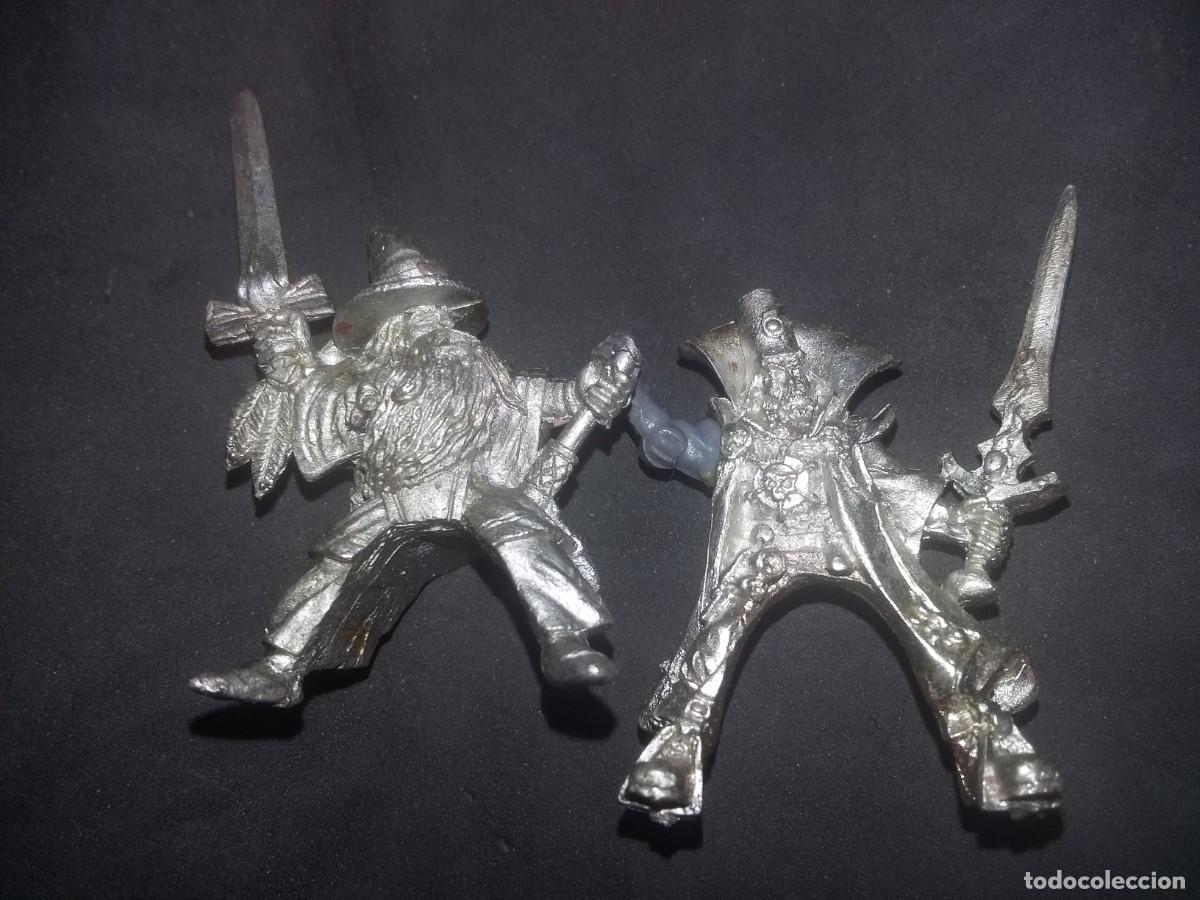 Juegos Antiguos: 2 magos imperio oldhammer metal. Al gris le falta el baculo
