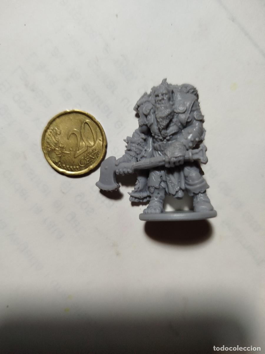 Juegos antiguos: Miniatura plastico estilo warhammer - Foto 1