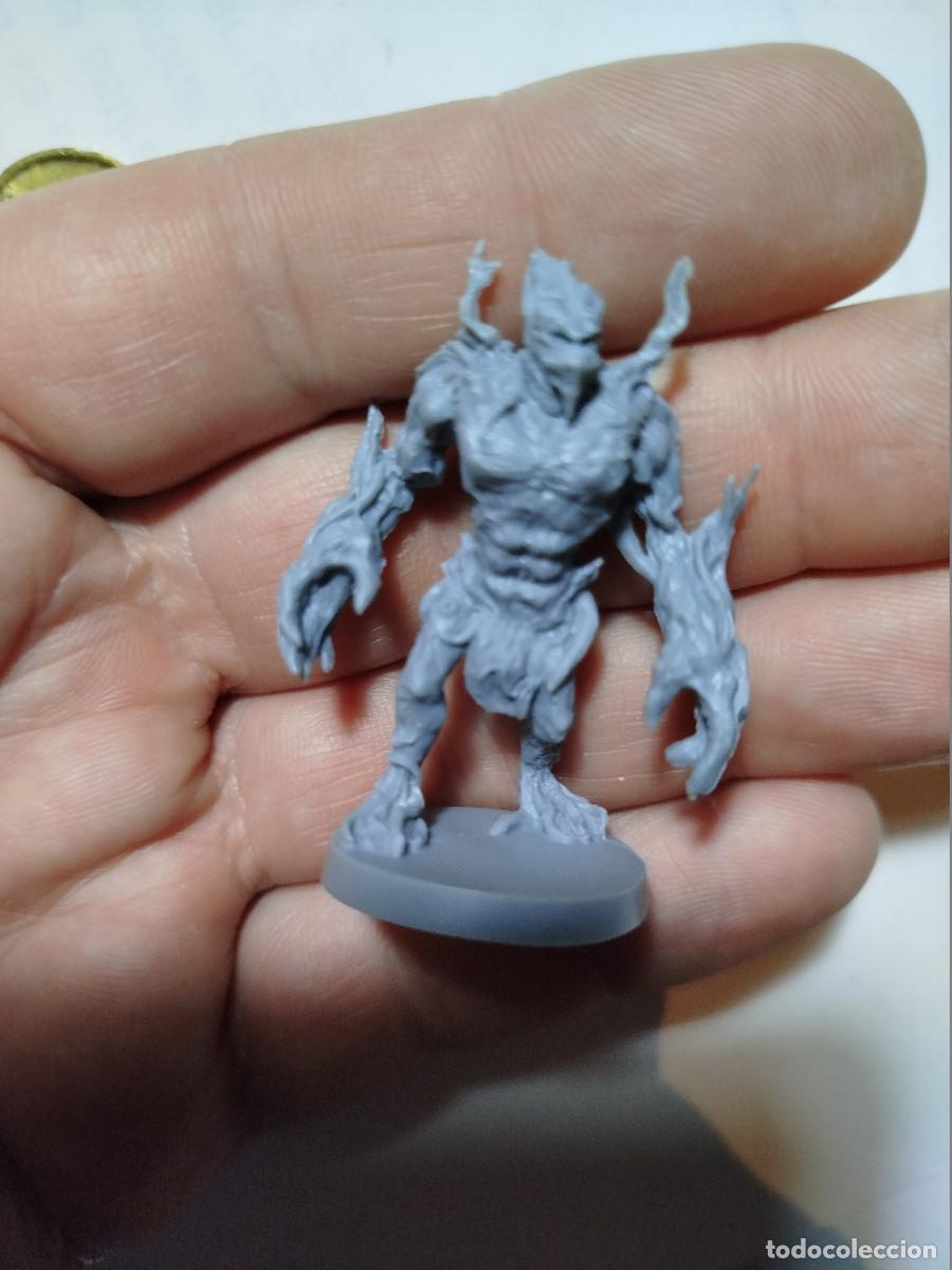 Juegos antiguos: Miniatura plastico estilo warhammer - Foto 2