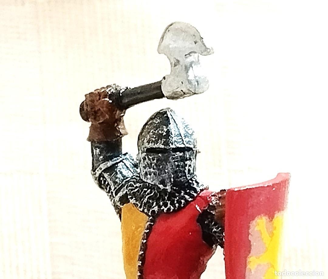 Jeux Anciens: Warhammer: Caballero Bretonian con hacha, pintado, metal, 1990s