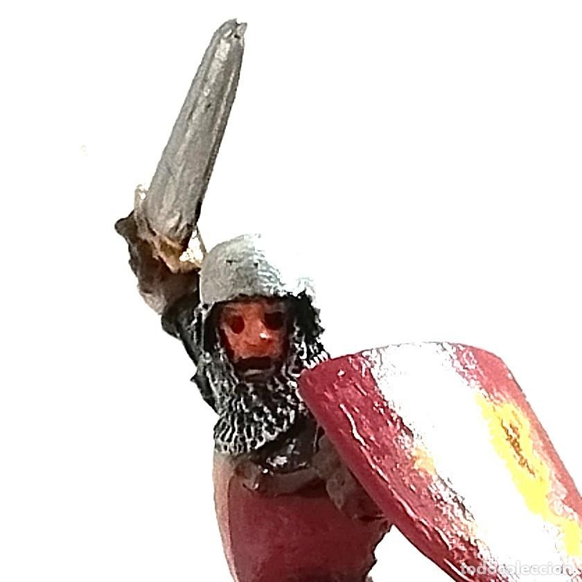 Alte Spiele: Warhammer: Caballero Bretonian con espada ancha, pintado, metal, 1990s