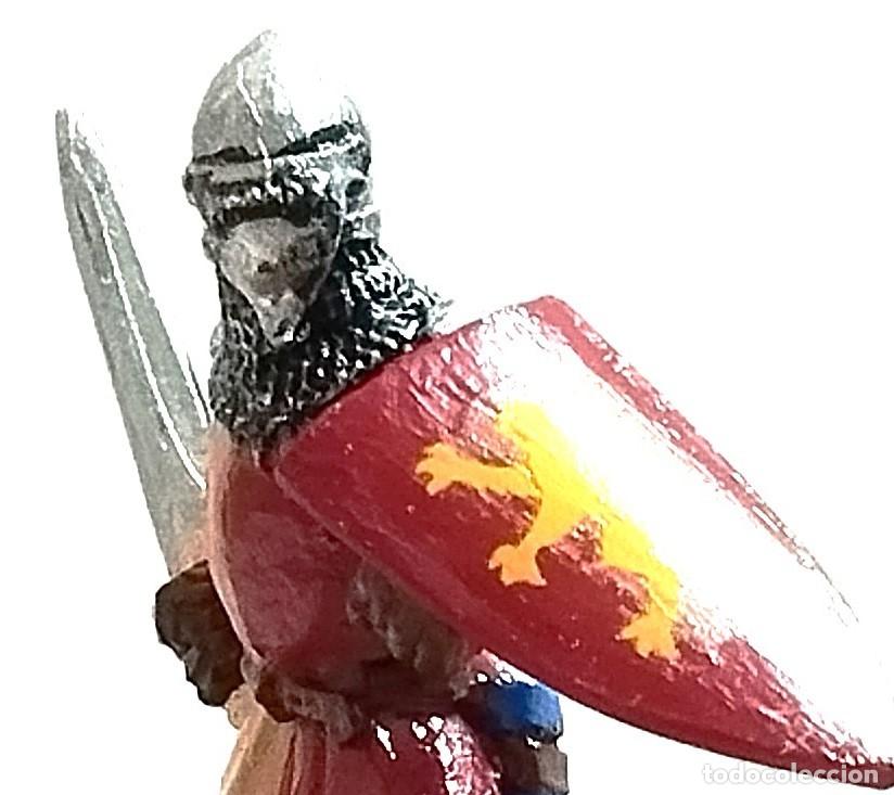 Alte Spiele: Warhammer: Caballero Bretonian con espada, pintado, metal, 1990s