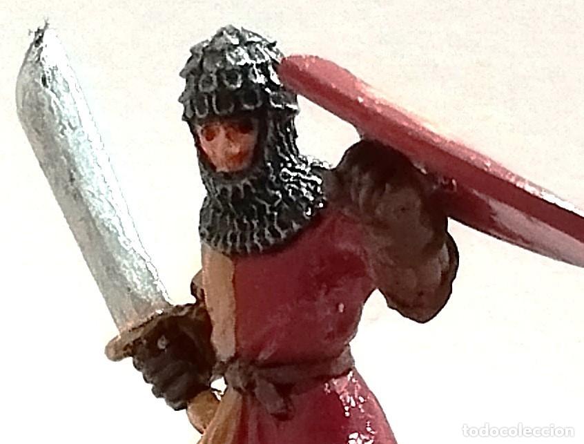 Alte Spiele: Warhammer: Caballero Bretonian con malla el&aacute;stica y espada, pintado, metal, 1990s