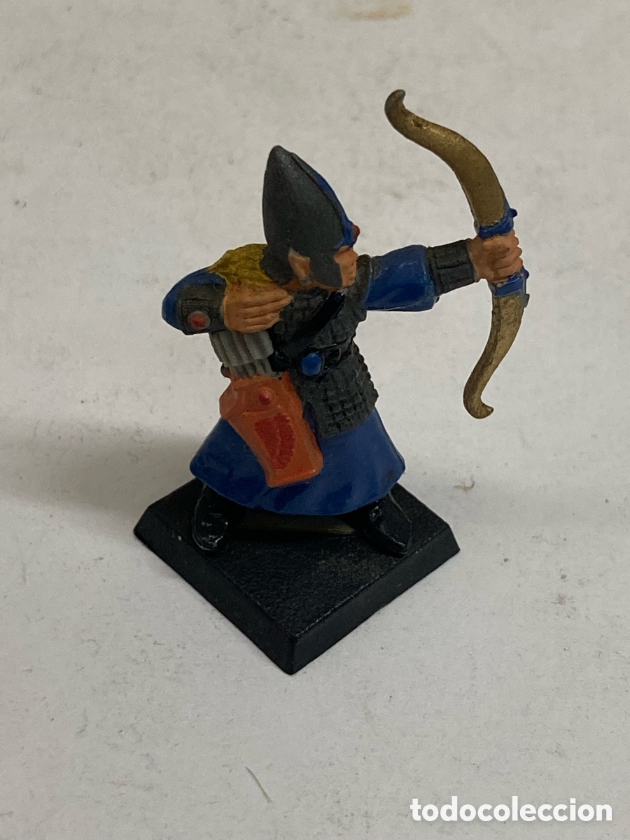 Juegos Antiguos: miniatura de Arquero Alto Elfo de pl&aacute;stico de la cuarta edici&oacute;n de Warhammer Fantasy