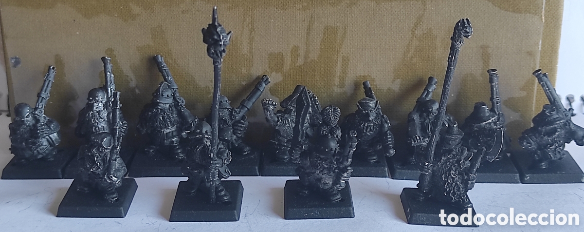 Juegos Antiguos: Lote de 14 figuras Warhammer HHG 92 plomo en negro