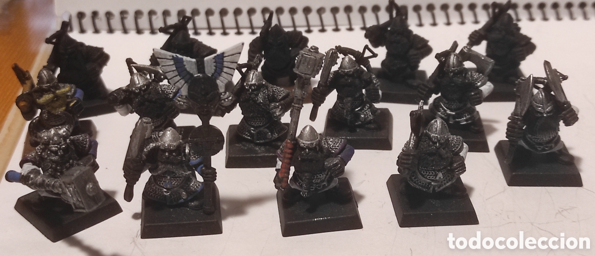Juegos Antiguos: Lote de 15 figuras de pl&aacute;stico enanos en negro Warhammer Fantasy 1999