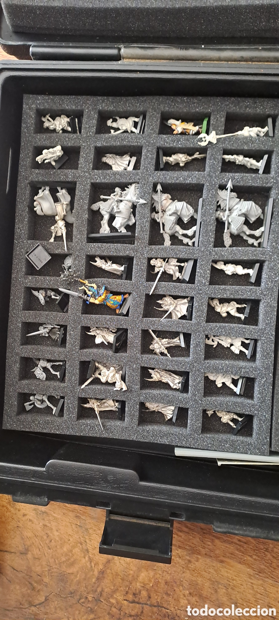 Juegos antiguos: Maletin con figuras Warhammer - Foto 5