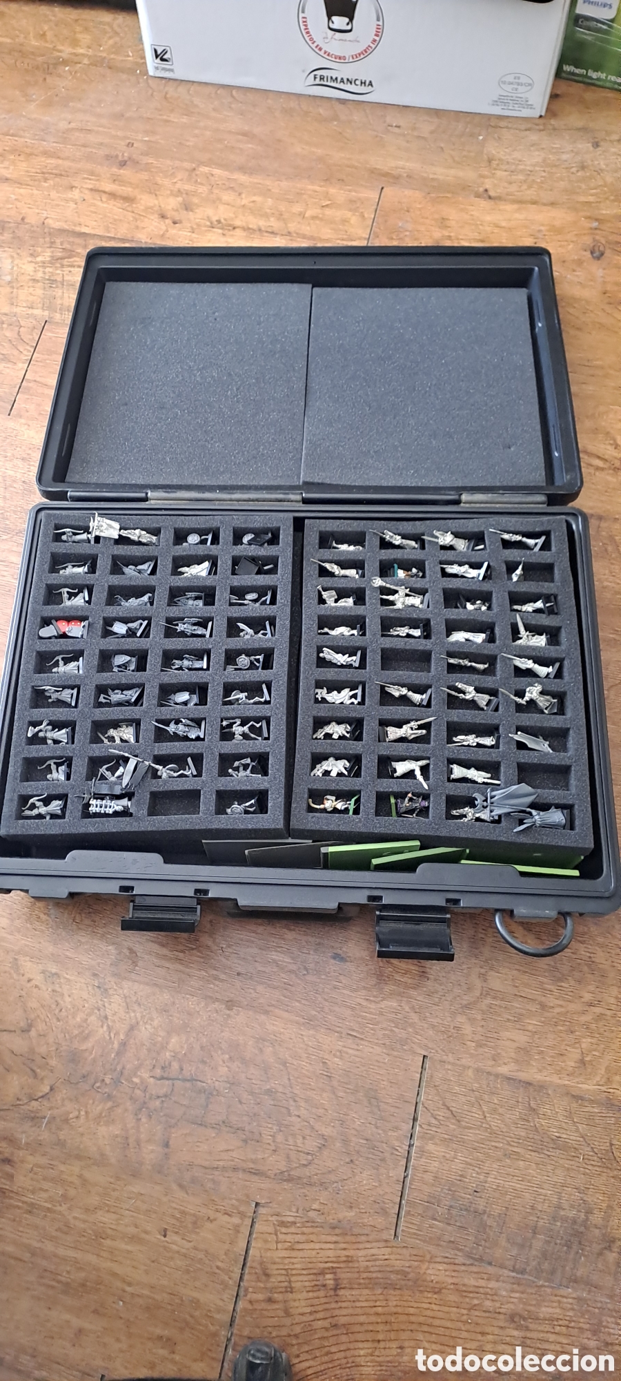 Juegos antiguos: Maletin con figuras Warhammer - Foto 1